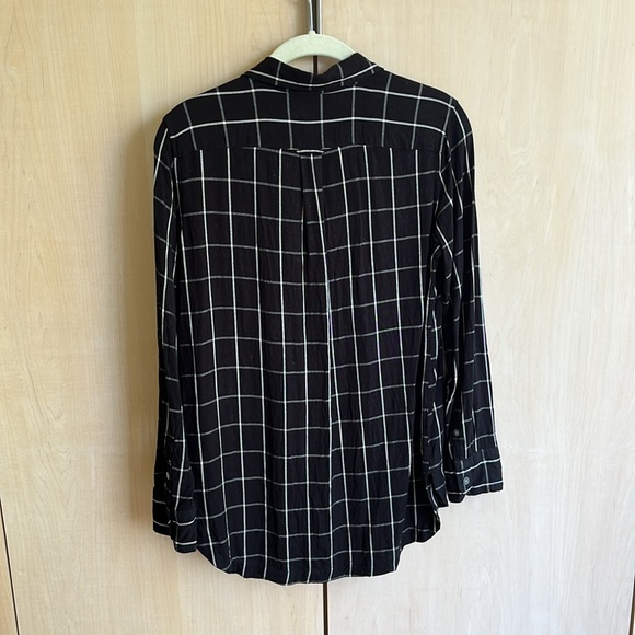 **DONATED** Banana Republic window pane button down - Picture 3 of 8